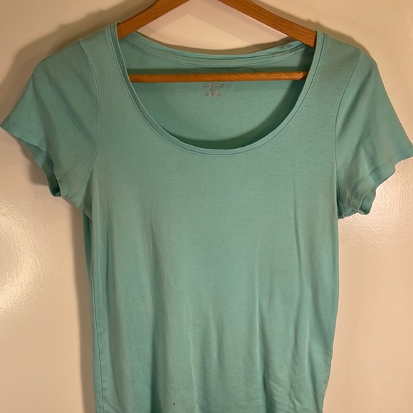 Womens tee shirt, size medium - Picture 11 of 15